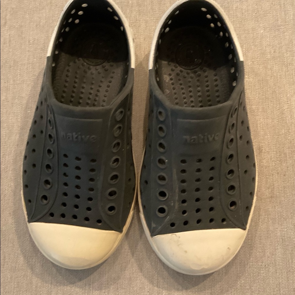 VGUC Black & White Native Summer Shoes